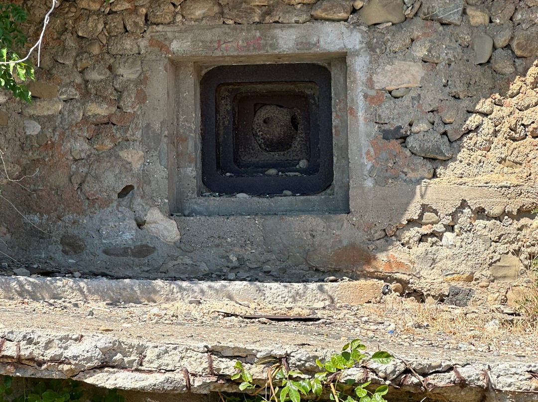 War Tunnel景点图片