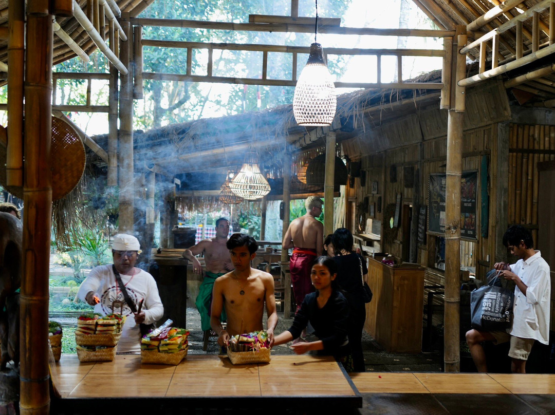 Asik Holiday Adventure-乌布必去景点