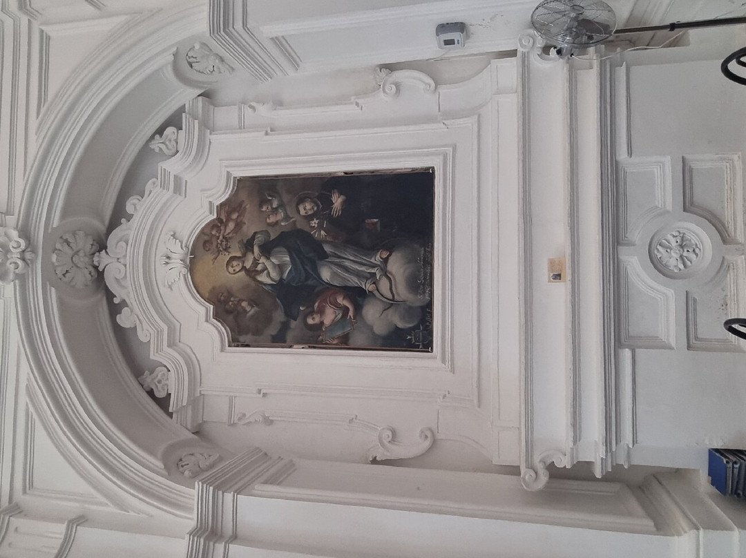 Chiesa di Santa Chiara-克罗托内必去景点
