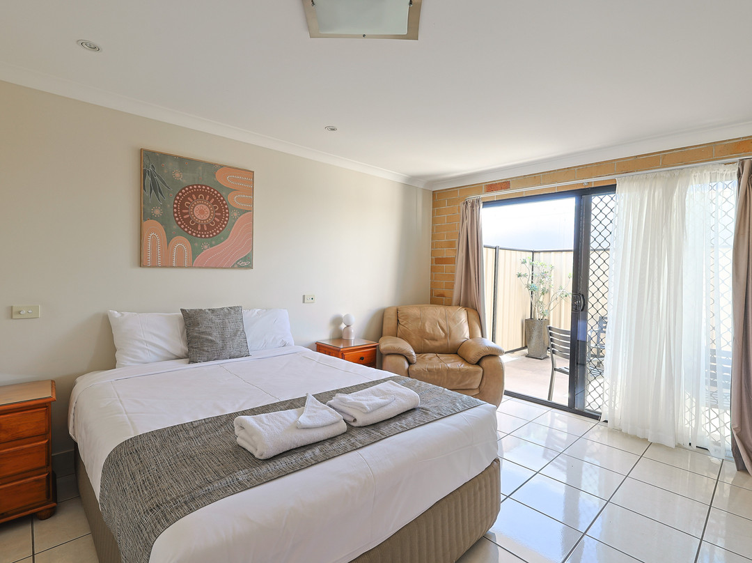 Emerald Central Palms Motel主图