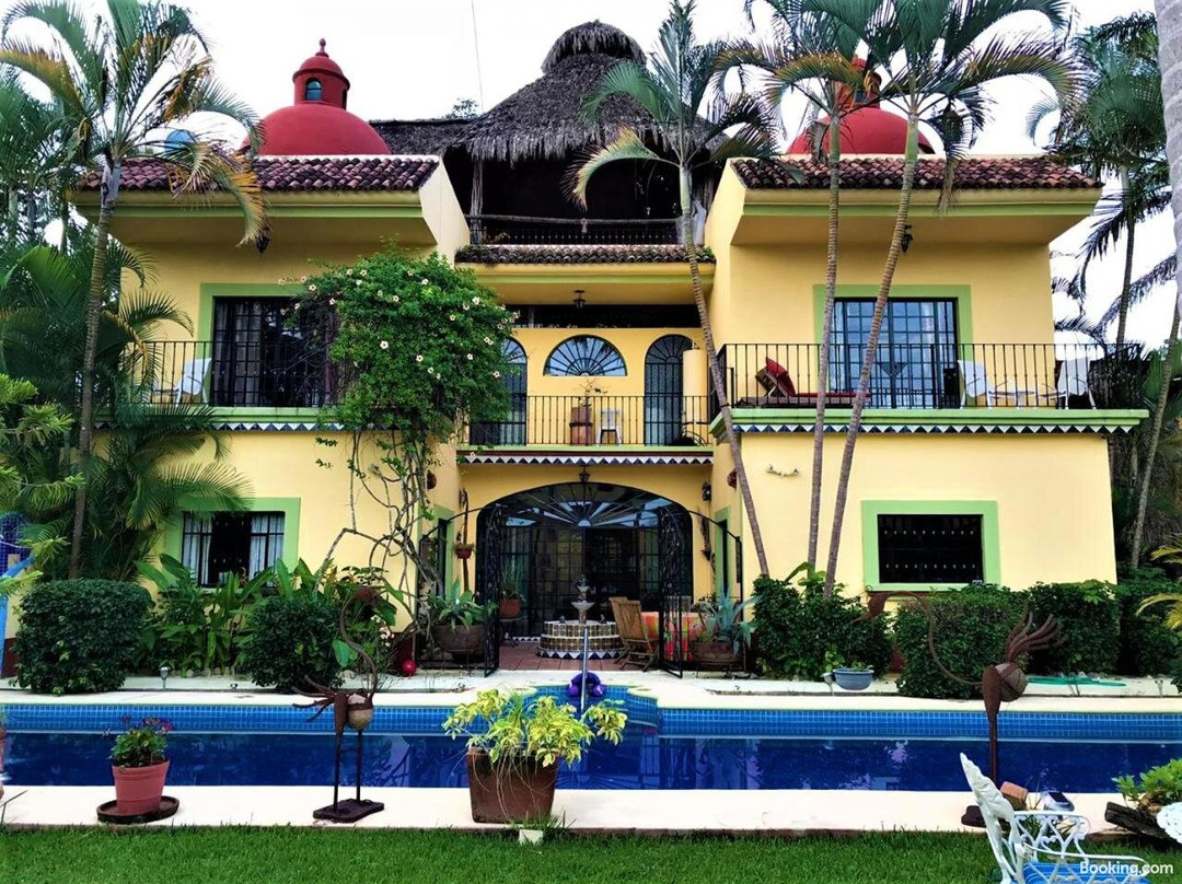 Jardín del Tuito, by Babel