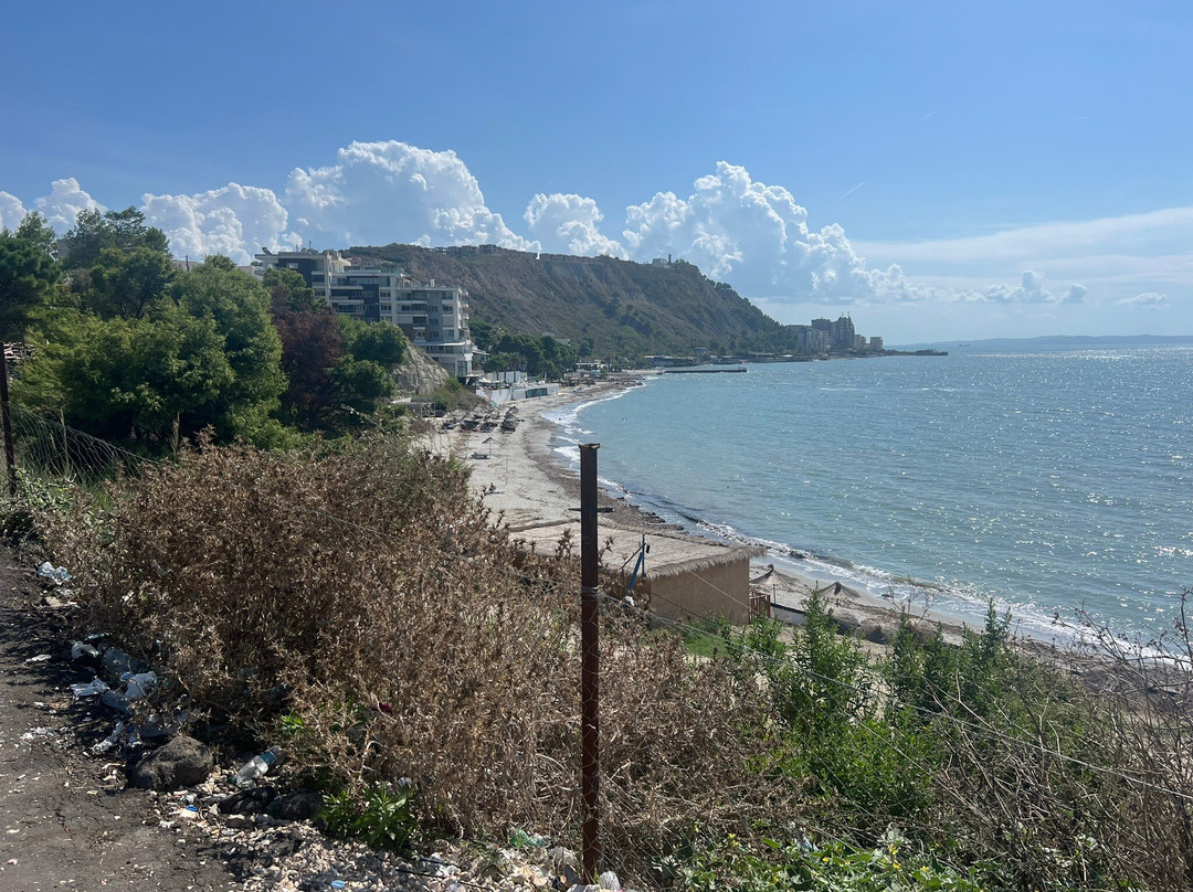Kallmi Beach-杜勒斯必去景点