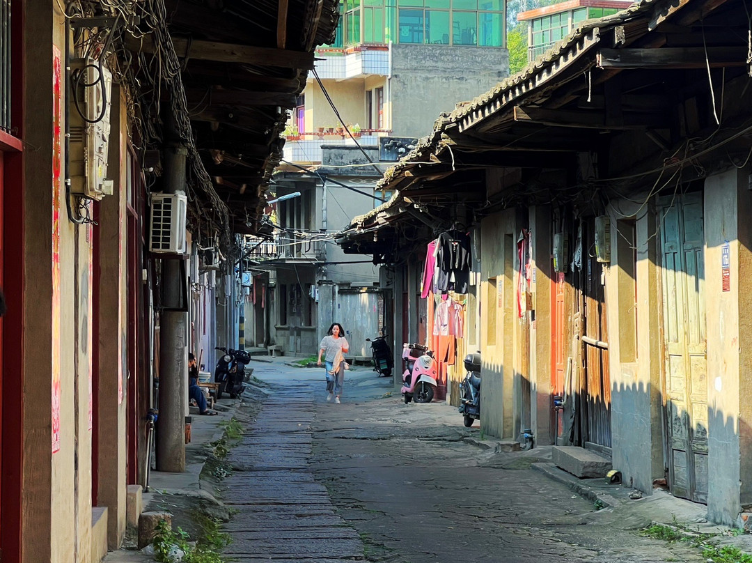 和平步行街-龙海市必去景点