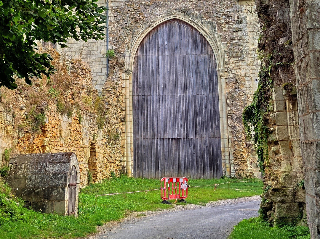 Ancienne abbatiale Notre-Dame-d'Asnières-Cizay-la-Madeleine必去景点