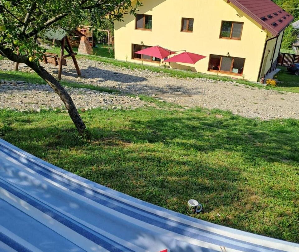 Viata la Tara Cerna