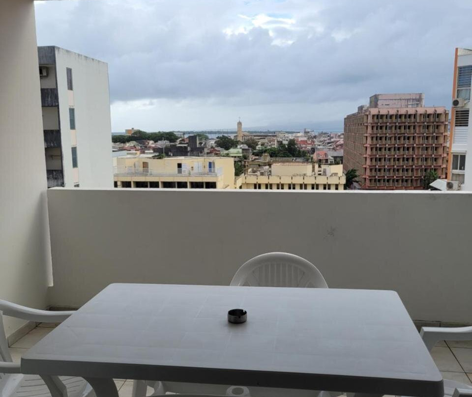 Le 9ème Etage Du Bonheur
