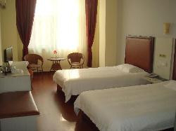 青岛世界旅舍酒店(台东步行街海泊河公园地铁站店)主图