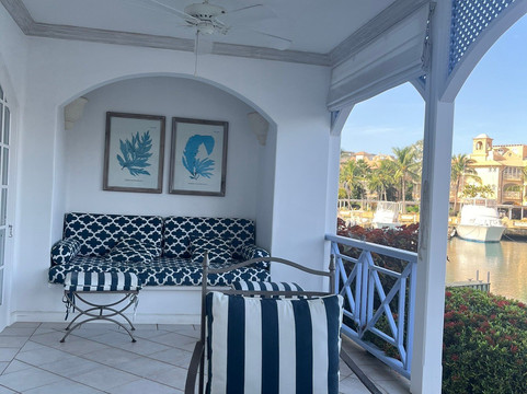 圣查尔斯港酒店主图