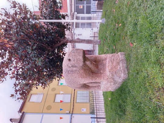 Verracos-Castillo de Bayuela必去景点