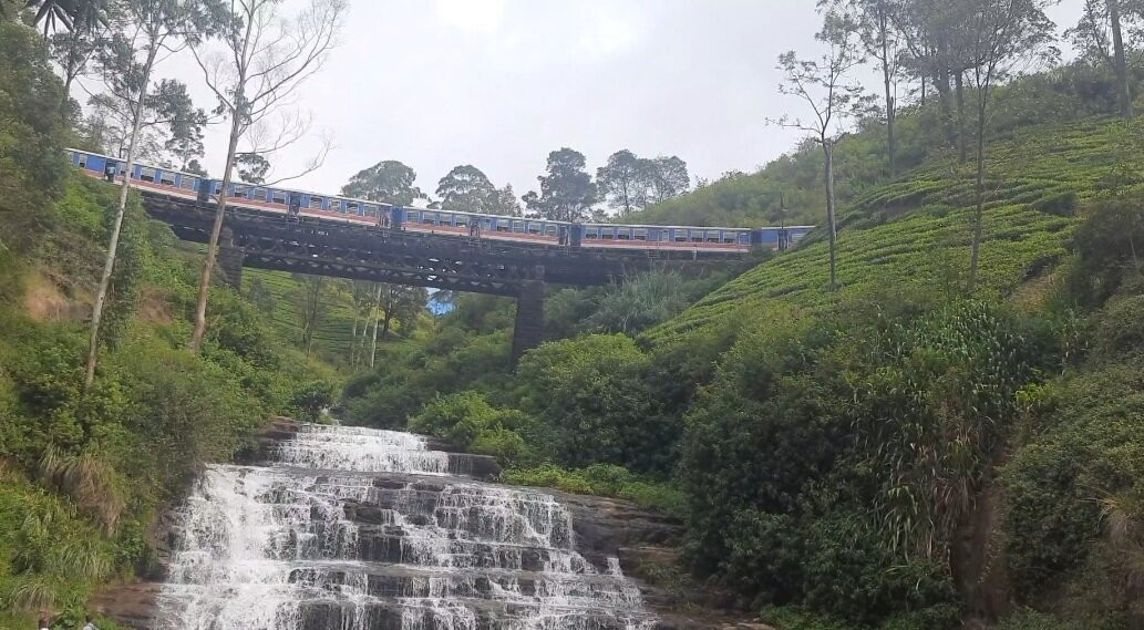 Nanuoya water fall-奴娃拉伊利雅必去景点