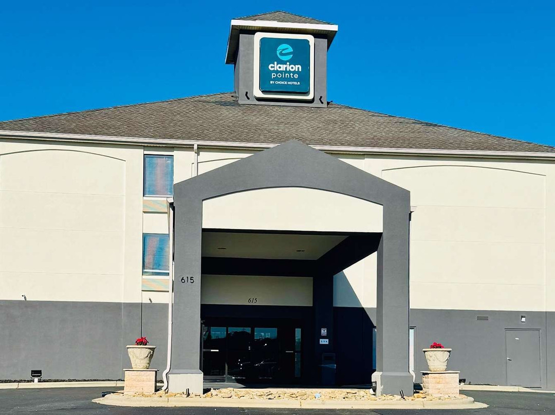 Clarion Pointe Albemarle主图