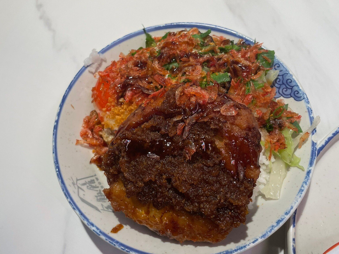 Golden Restaurant 2. Zero meat cake baked rice specialty store