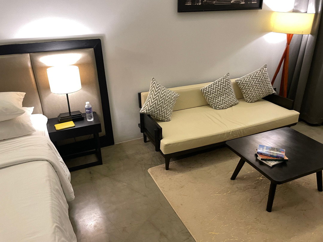 Eightfold Urban Resort主图