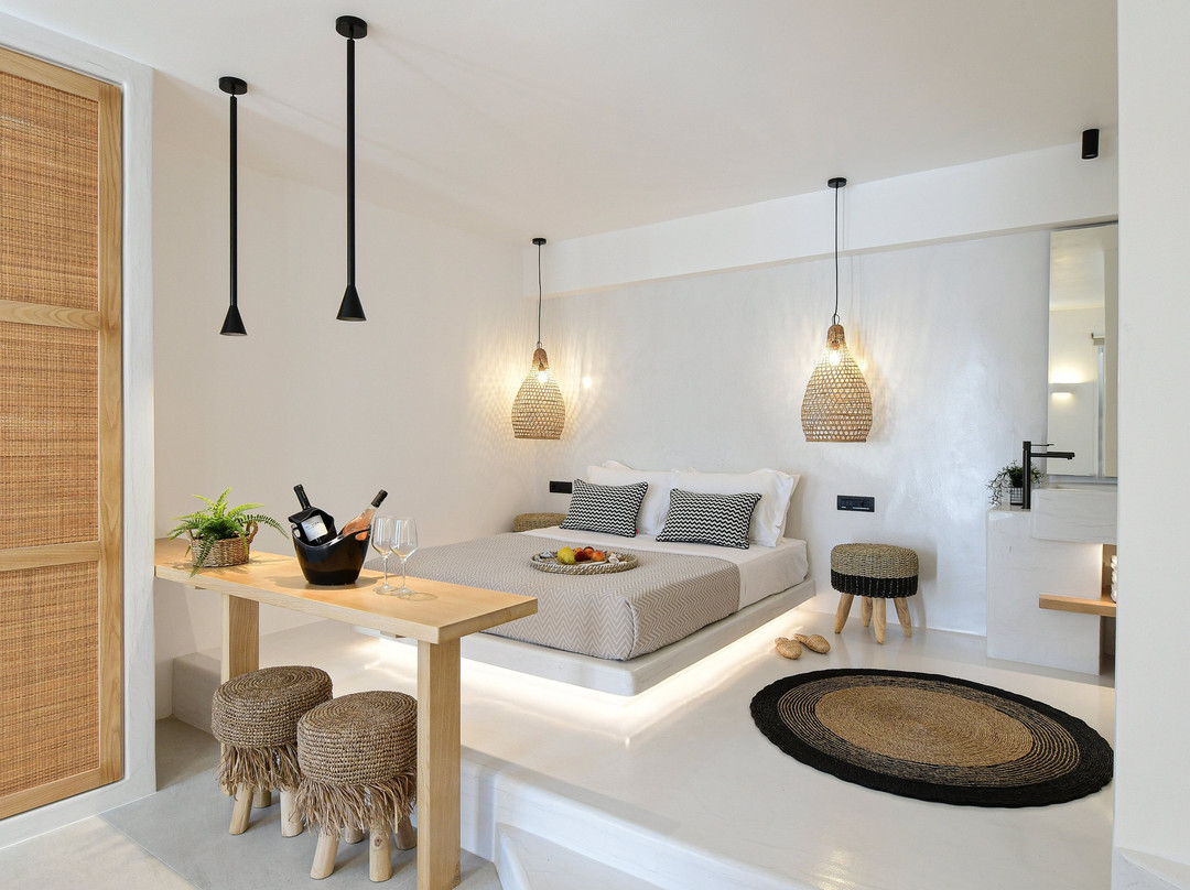 Ios Art Studios & Luxury Apartments