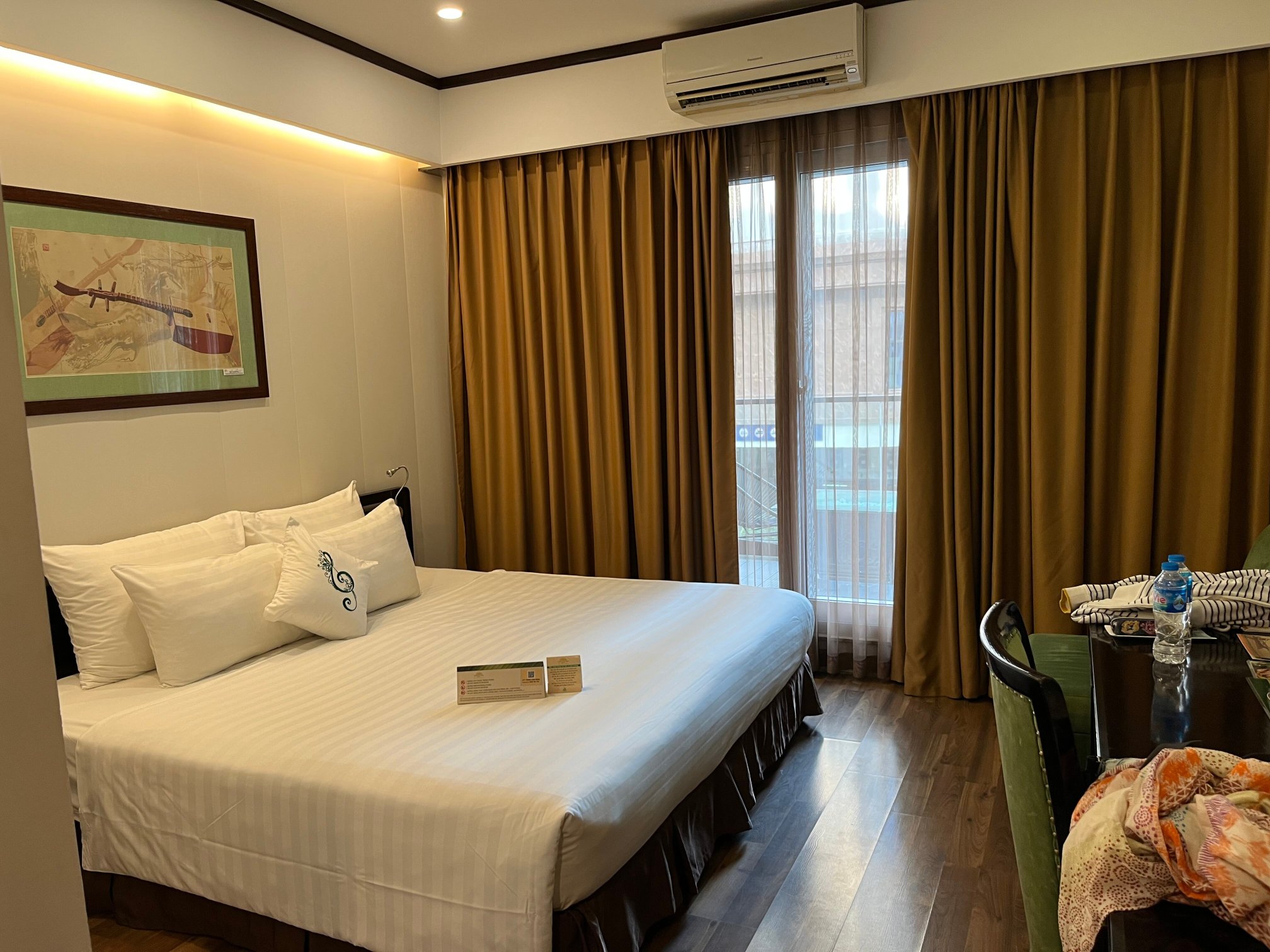 升龙歌剧院酒店-客卧