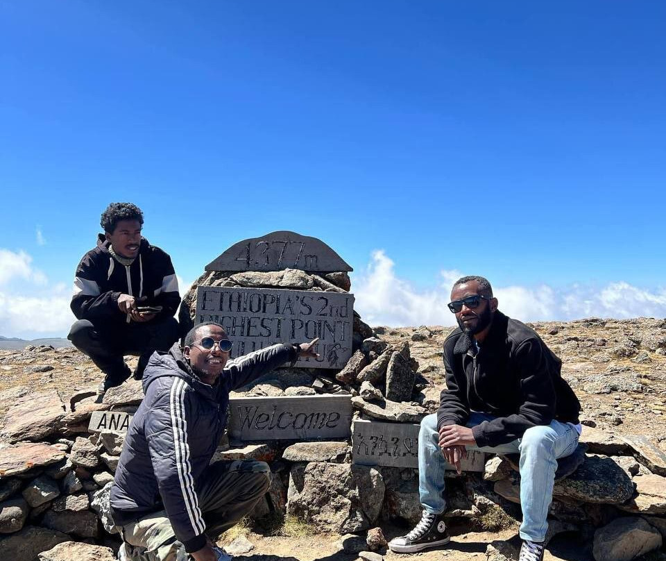 Shishilie Tour And Travel景点图片