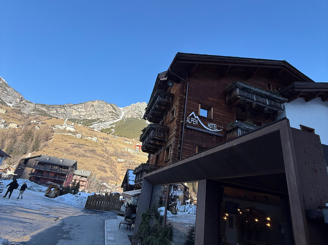 阿尔本小屋酒店主图