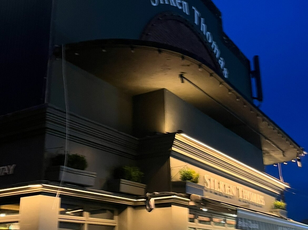 爱德华德勋爵酒店主图