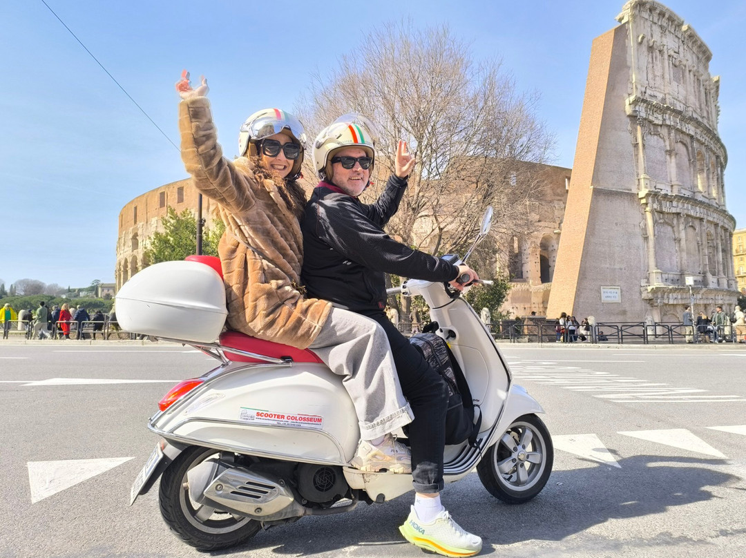 Scooter Colosseum-罗马必去景点
