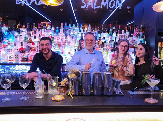 Cours De Cocktails Au Crazy Salmon-里昂必去景点