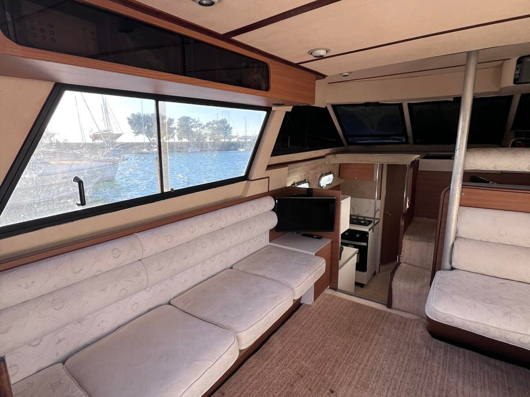 Perseus Sailing Cruises景点图片