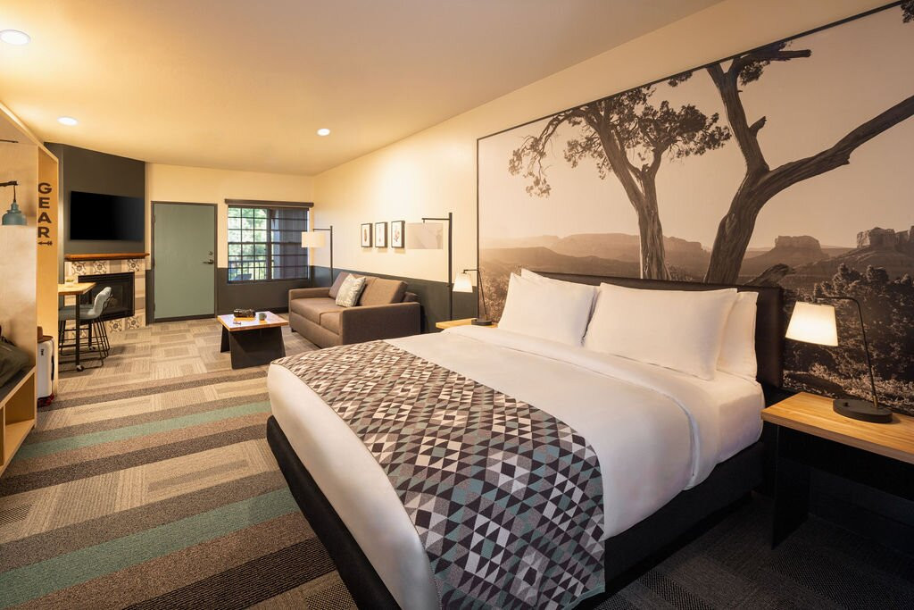 塞多纳利尔旅馆&套房酒店主图