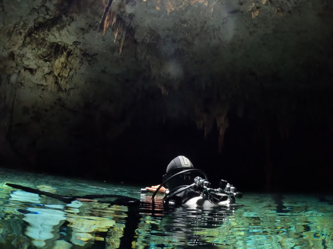 The Dive Machine-普拉亚德尔卡曼必去景点