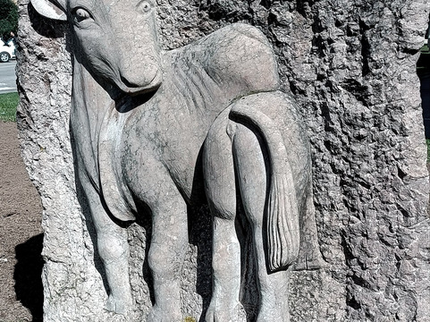 Homenaje Ganaderos de Villaviciosa-比拉维西奥萨必去景点