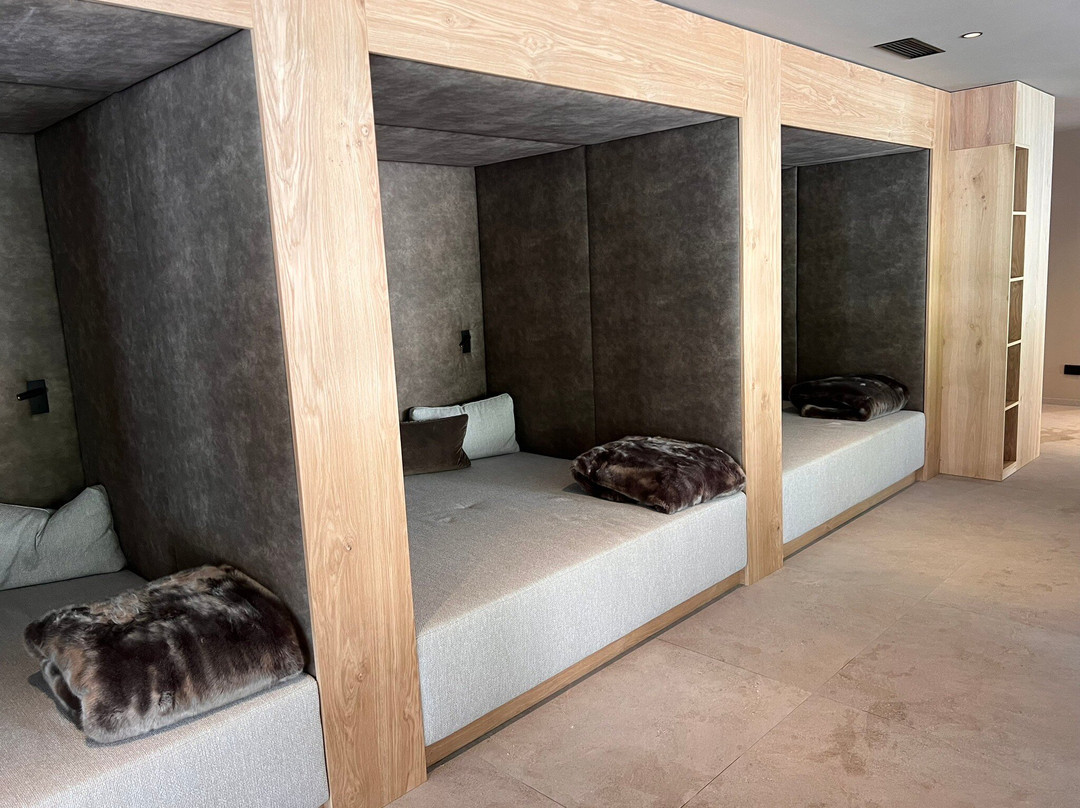 Paradise Lodge主图