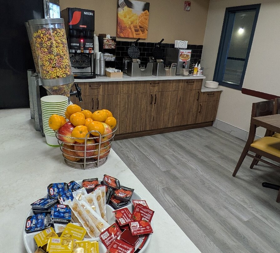 Super 8 by Wyndham High River AB主图