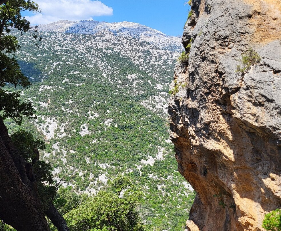 Area Archeologica del Monte Tiscali-Dorgali必去景点