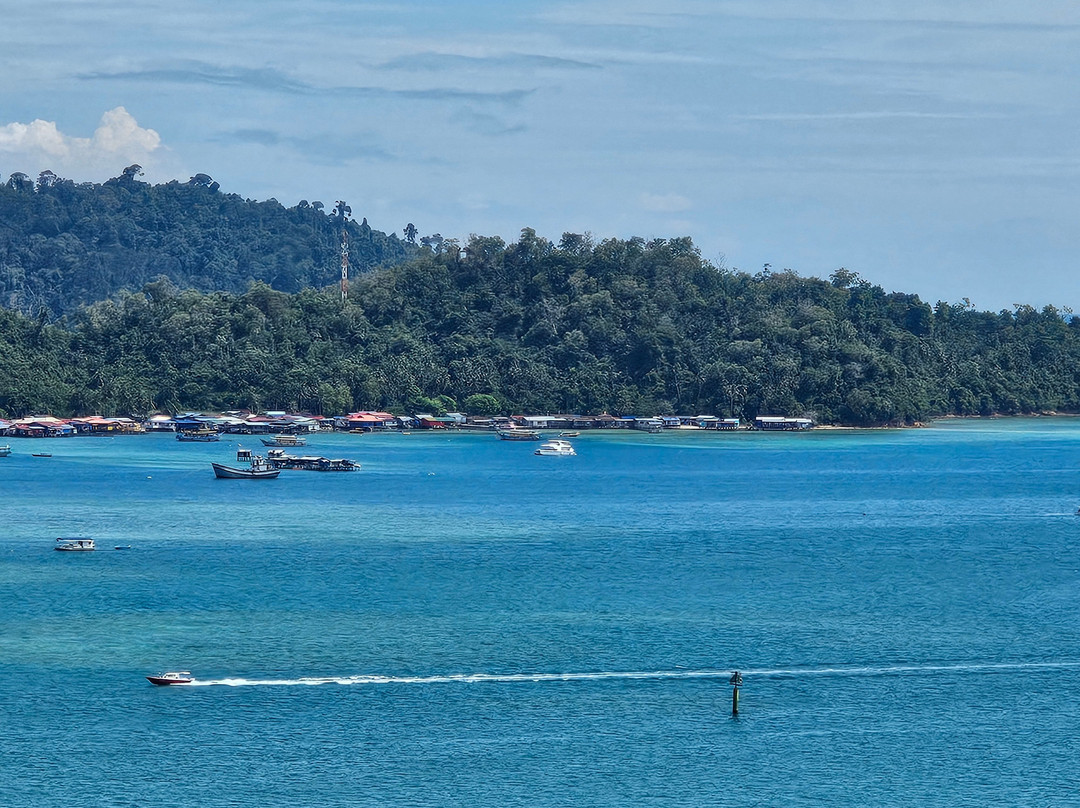 哲斯顿港码头-亚庇必去景点