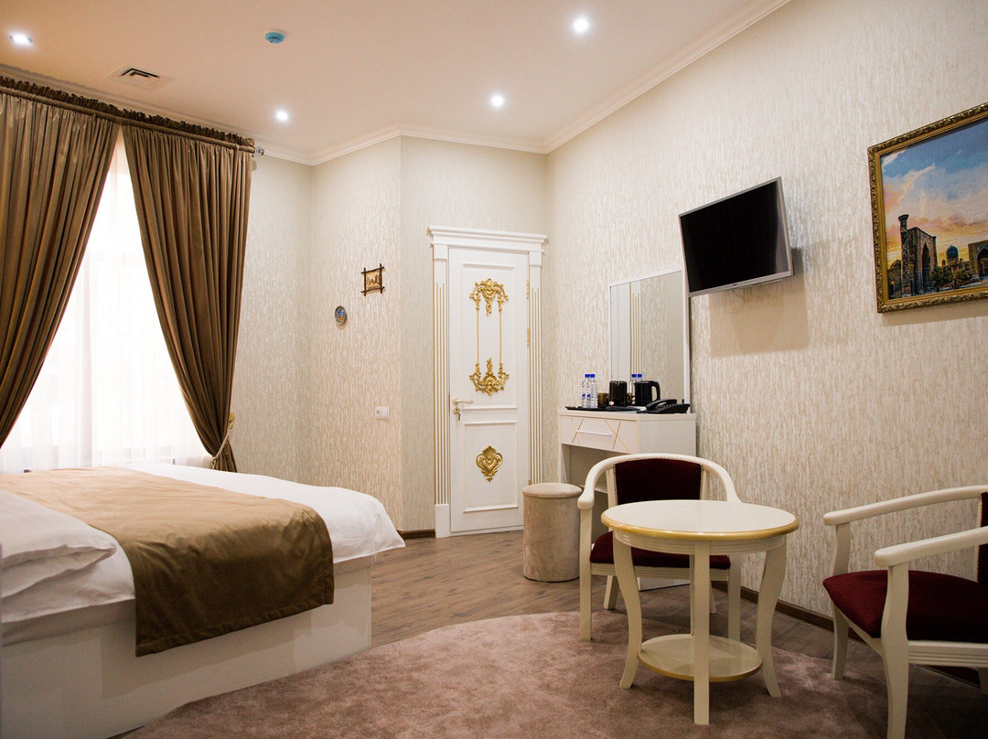 The Royal Hotel主图
