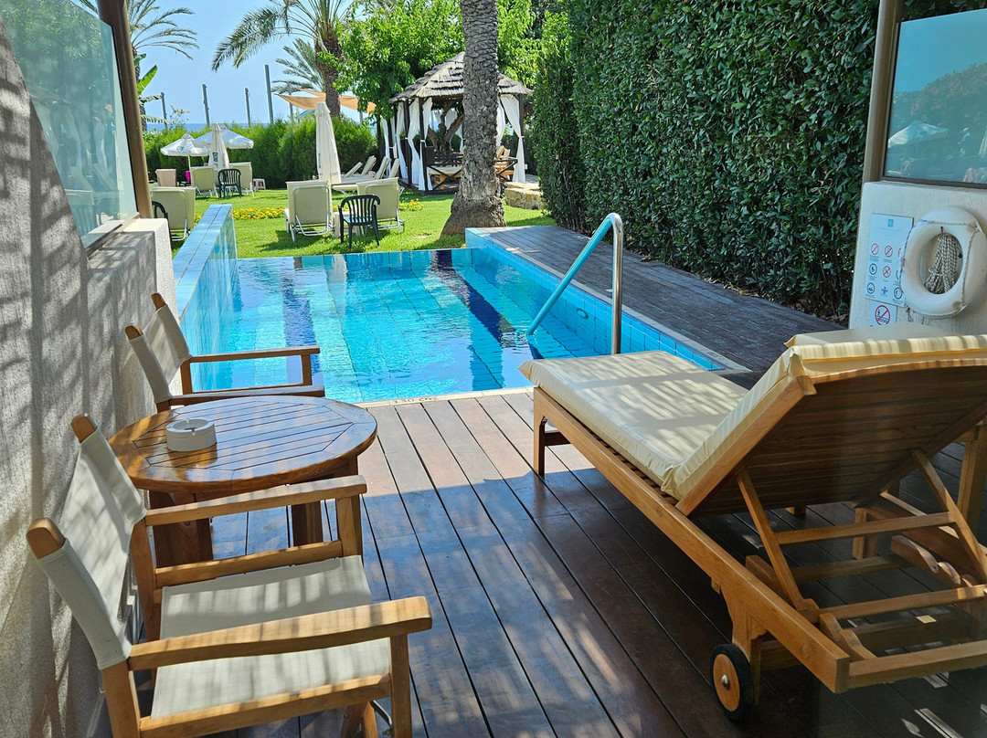 康斯坦丁诺雅典娜海滩酒店主图