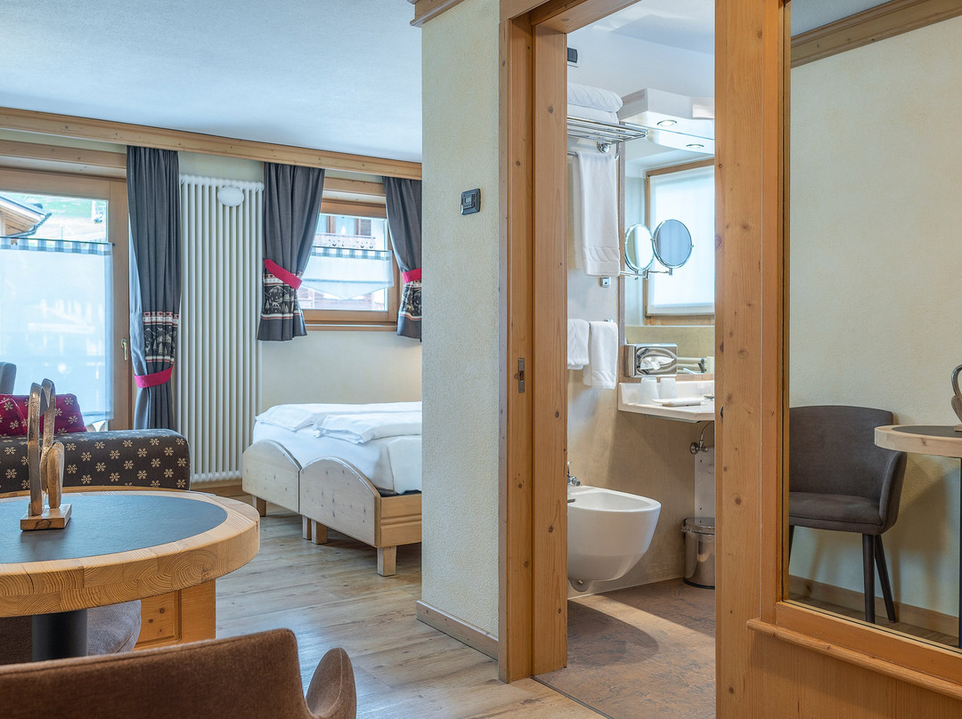 Hotel Crosal主图
