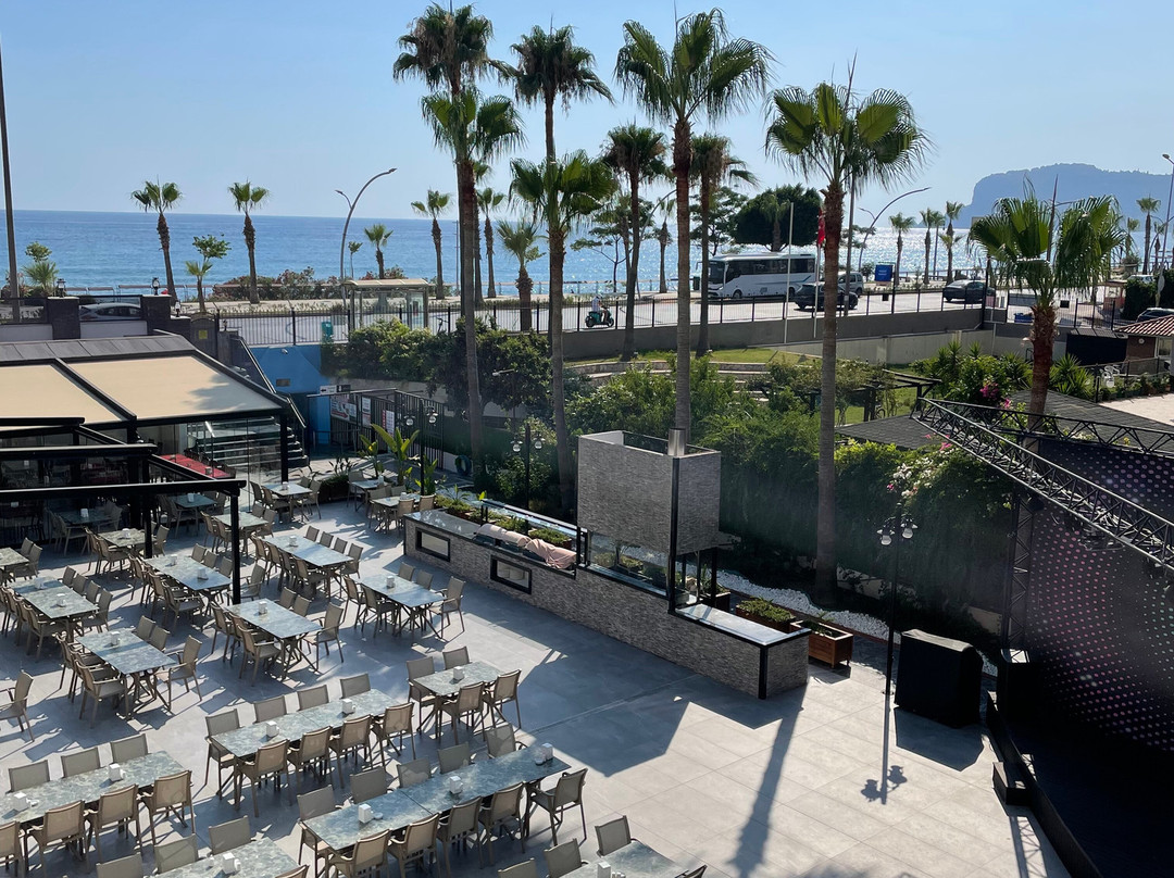 Grand Uysal Beach & Spa Hotel主图