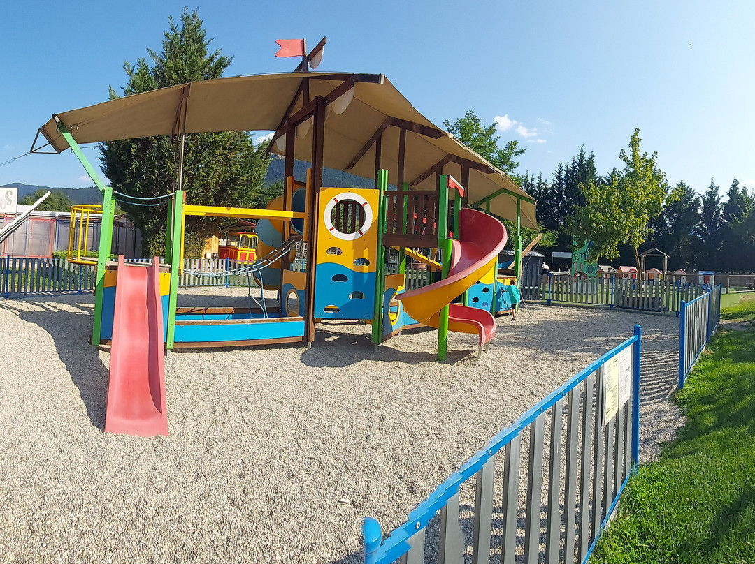 Ninemia Stay& Play主图