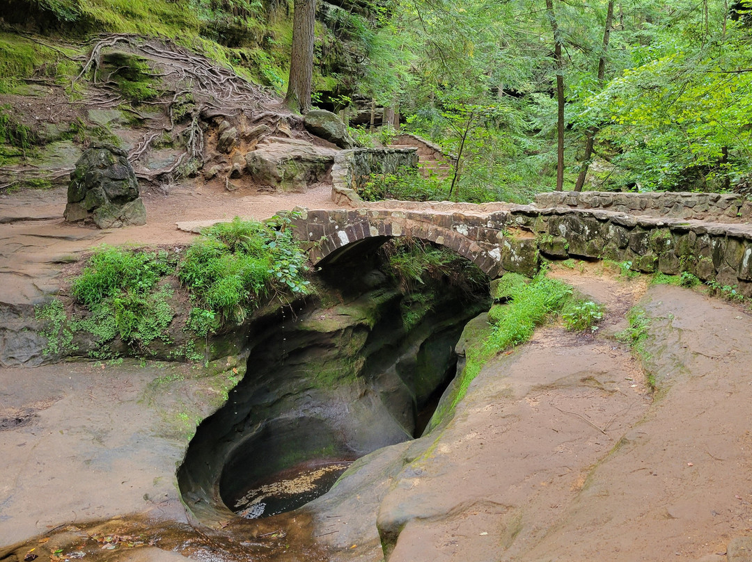 Old Man's Cave-洛根必去景点