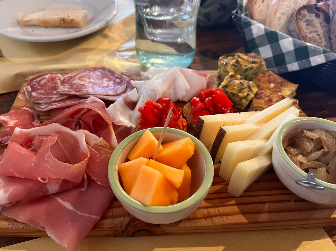 Campocecina Carrara Ms-卡拉拉必去景点