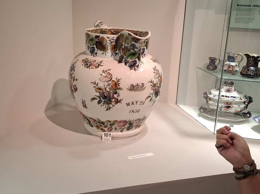 The Potteries Museum and Art Gallery-Hanley必去景点