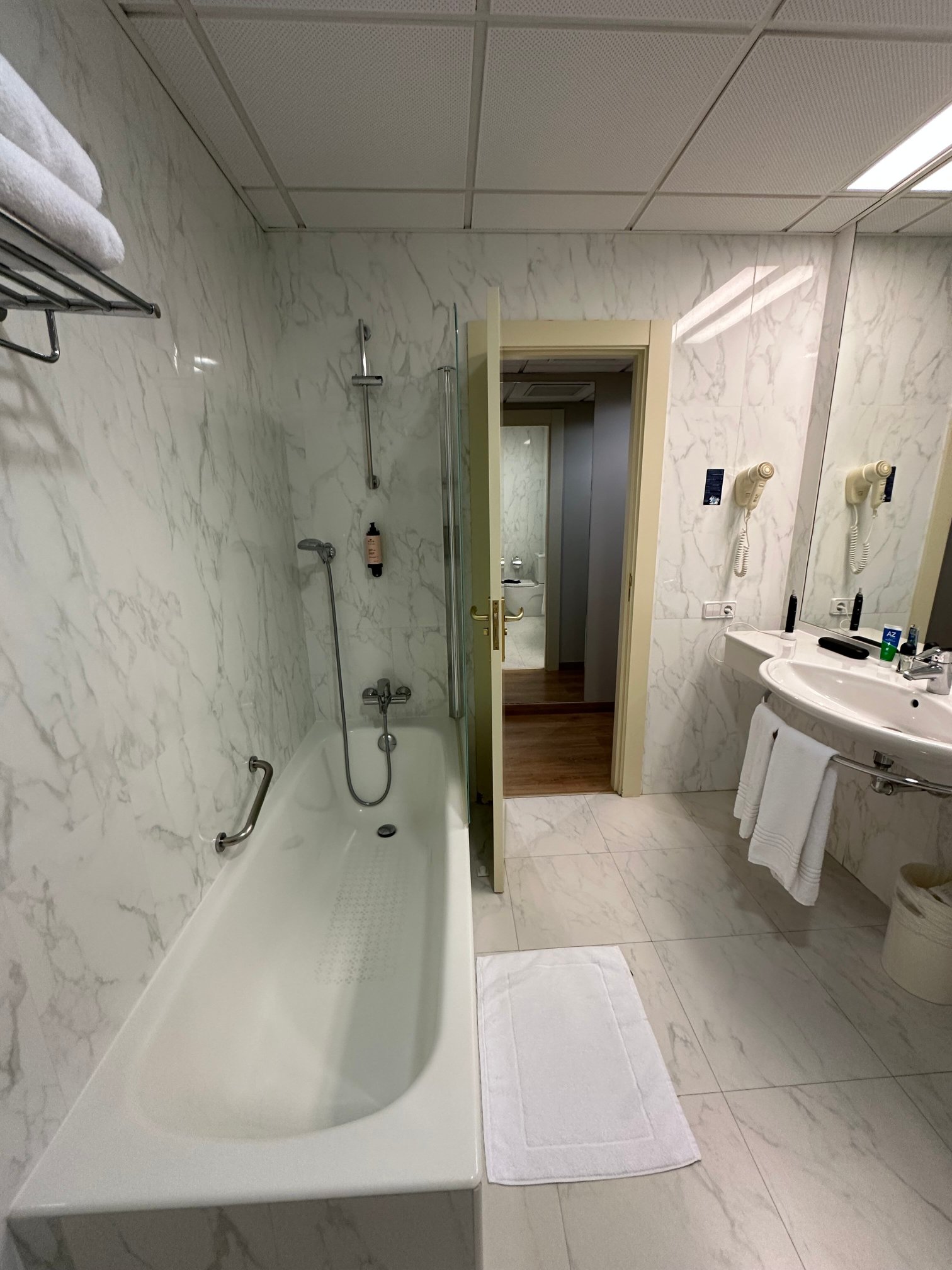 里奥哈卡尔顿美居酒店-浴室