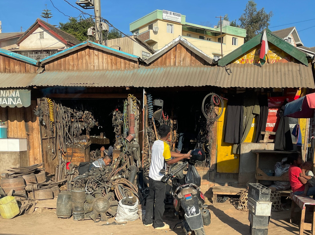 Madagascar Green Tours-安齐拉贝必去景点