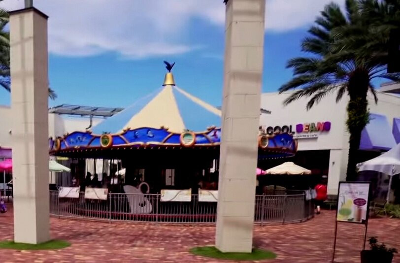 The Downtown Carousel-棕榈滩花园必去景点