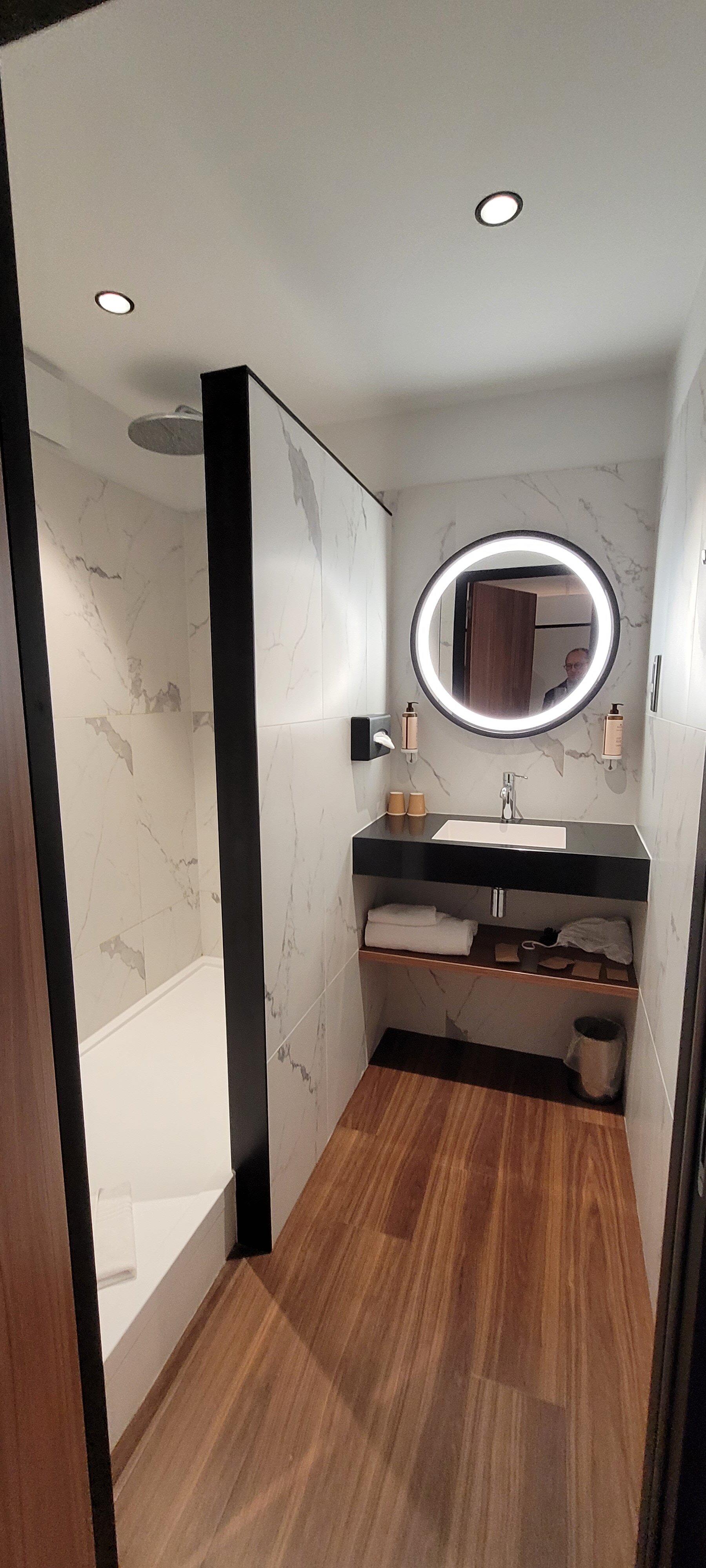 水星冈中央普莱森斯门酒店-浴室