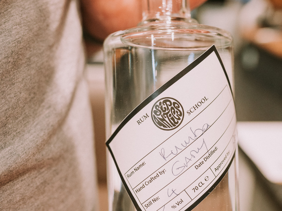 Sip Antics Distill School - Gin, Rum or Agave Spirit-爱丁堡必去景点