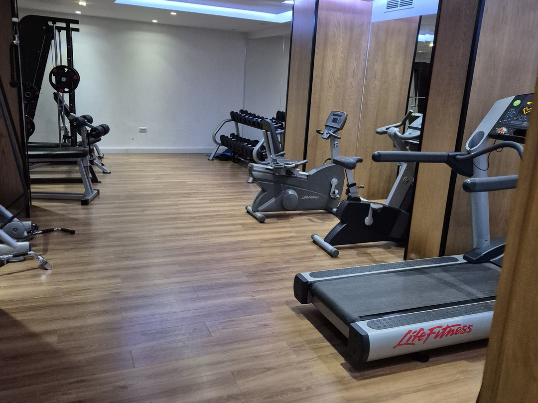 Henry Resort And Spa