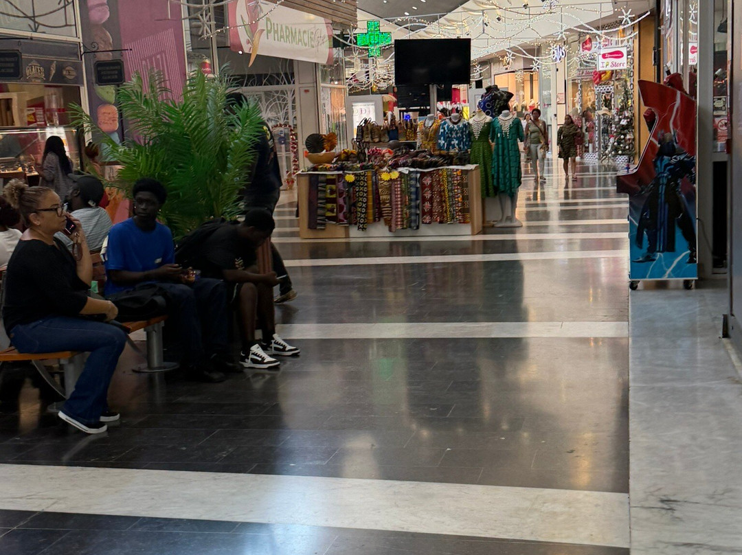 Centre Commercial Family Plaza-Matoury必去景点