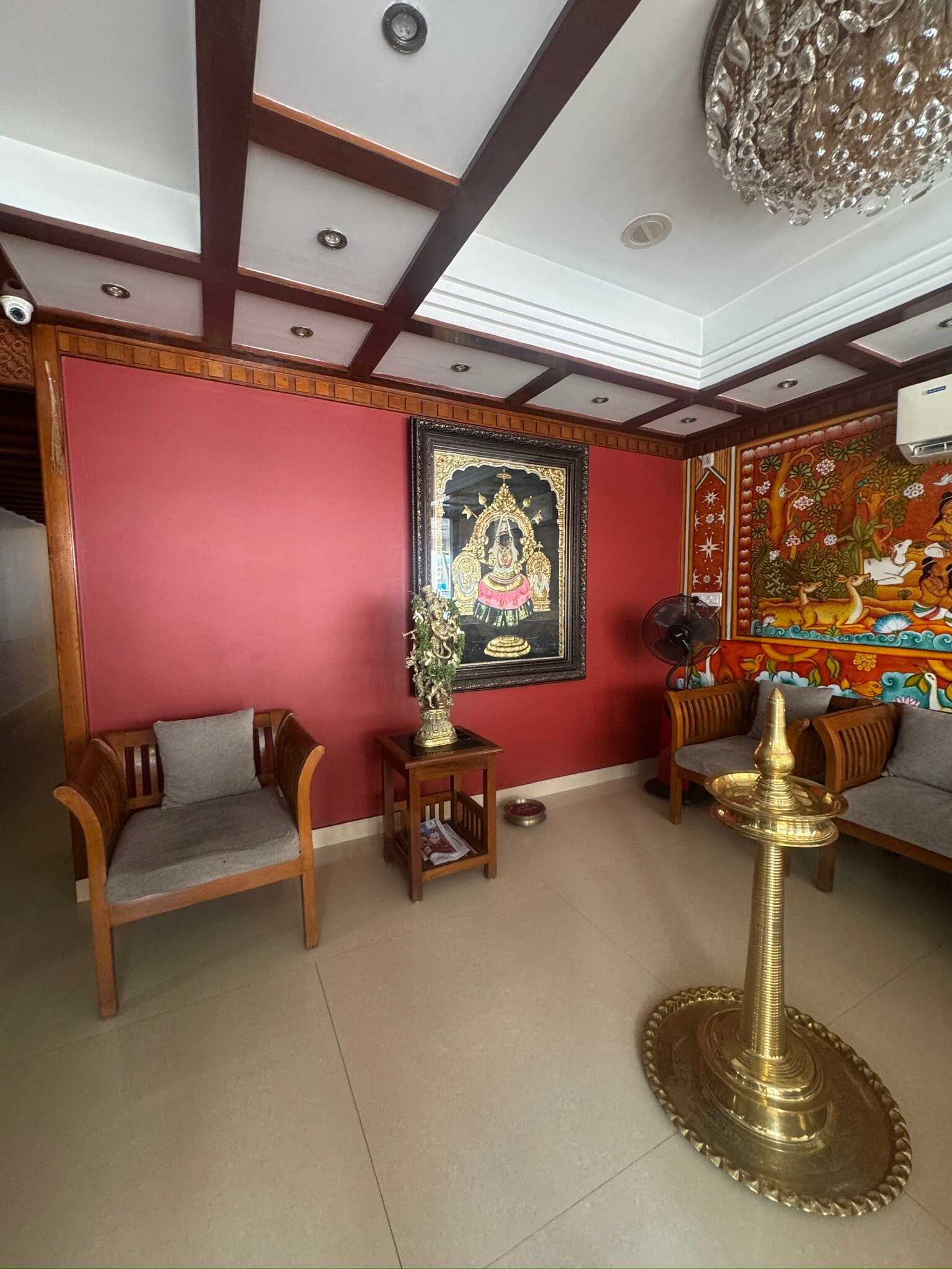 Srivar Hotels-官方