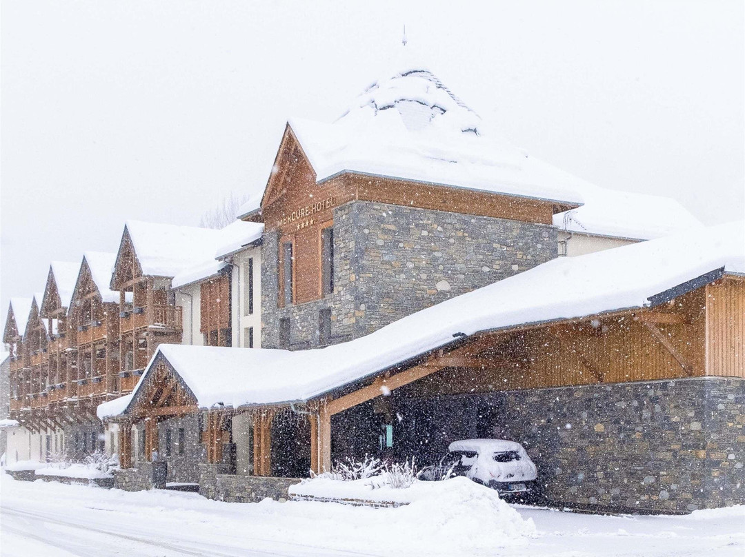 Loudenvielle酒店住宿-卢当维耶尔庇里牛斯佩拉古德美居酒店
