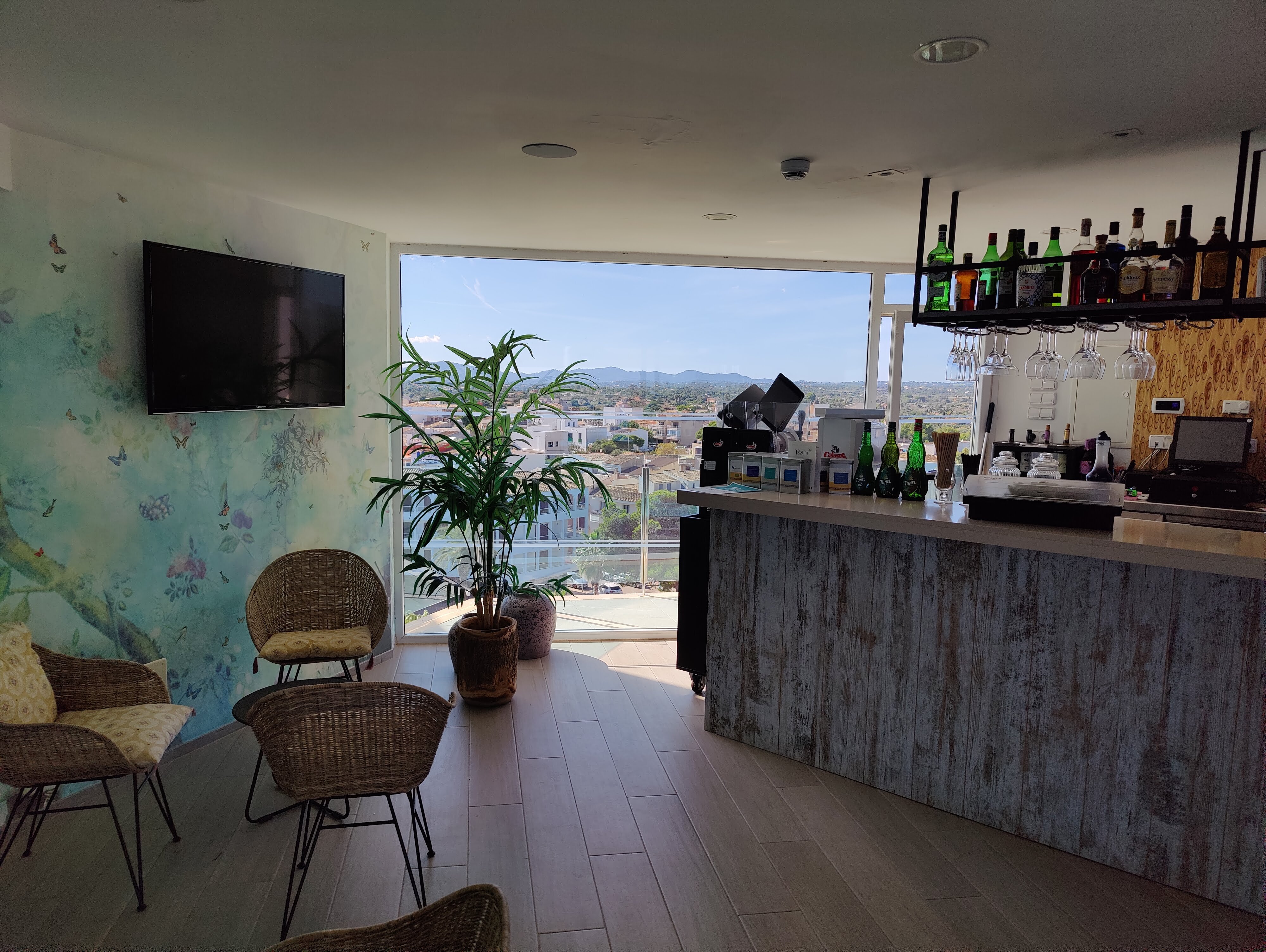 Universal Hotel Perla-官方